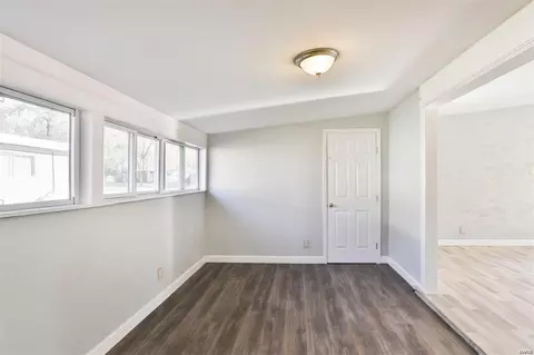 8531 Midwood Ave, Berkeley, MO 63134 photo 13