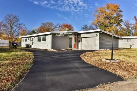 8531 Midwood Ave, Berkeley, MO 63134