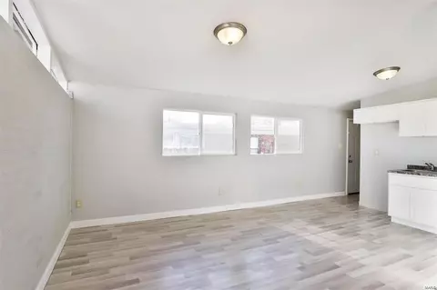 8531 Midwood Ave, Berkeley, MO 63134 photo 9