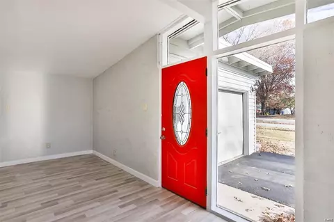 8531 Midwood Ave, Berkeley, MO 63134 photo 4