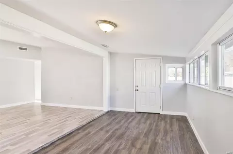 8531 Midwood Ave, Berkeley, MO 63134 photo 14