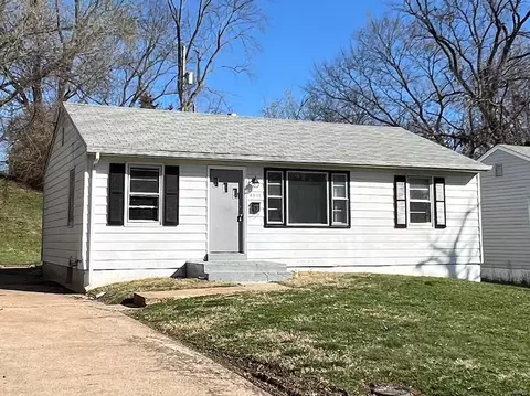 8515 Jenny Dr, Saint Louis, MO 63121