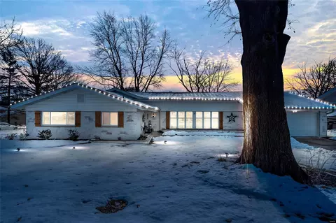 31 Savoy Dr, Lake Saint Louis, MO 63367