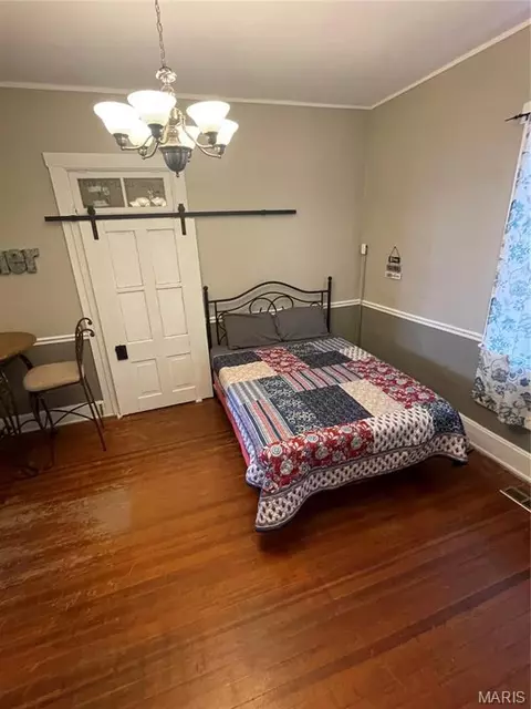Bedroom - 606 Washington St, Hermann, MO 65041 photo 2 of 7