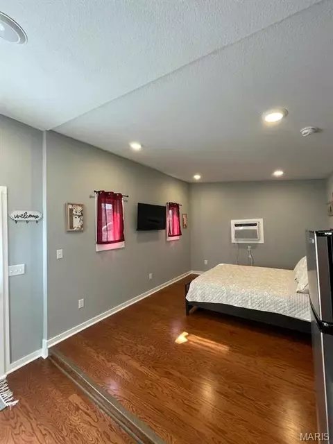 Bedroom - 606 Washington St, Hermann, MO 65041 photo 7 of 7