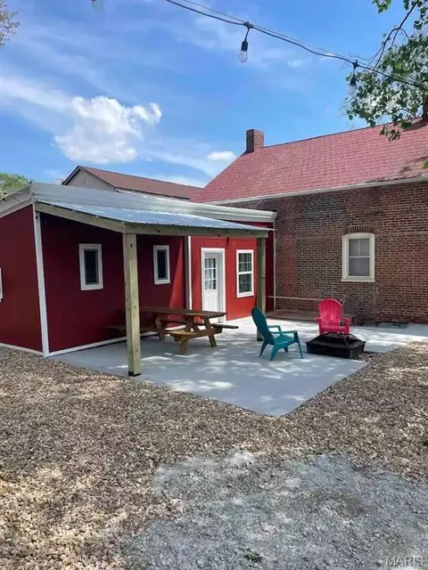 Exterior - 606 Washington St, Hermann, MO 65041 photo 2 of 4