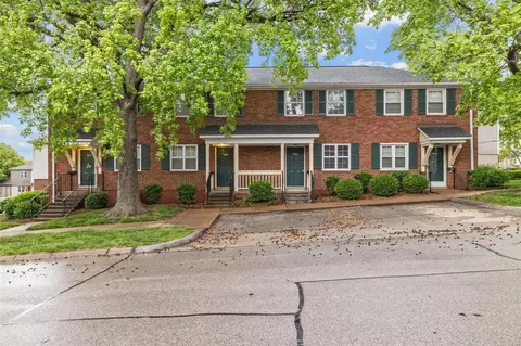 1403 Oriole Pl, Saint Louis, MO 63144
