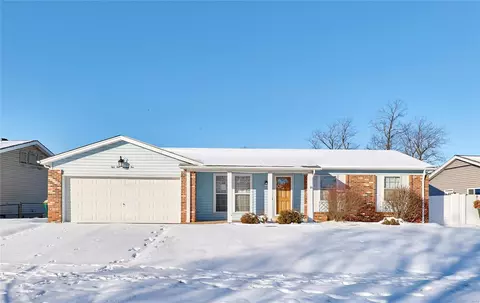 5475 Alnwick Dr, Saint Louis, MO 63129