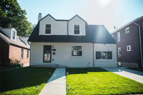 1090 Roth Ave, Saint Louis, MO 63130
