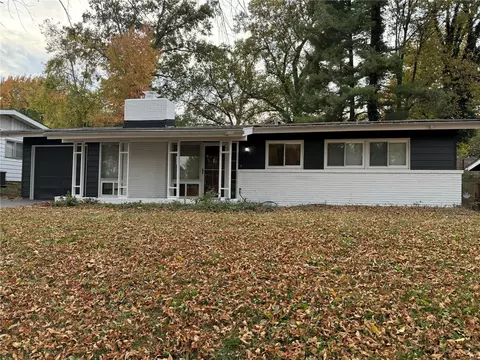 385 Waterford Dr, Florissant, MO 63033