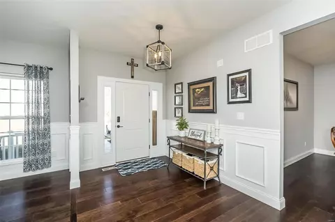 Entry Way - 5205 Eagle Wing Ct, Eureka, MO 63025 photo 2 of 9