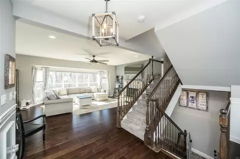 Entry Way - 5205 Eagle Wing Ct, Eureka, MO 63025 photo 5 of 9