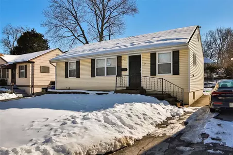 12 Elbring Dr, Saint Louis, MO 63135