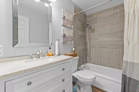 Bath - 1379 Hampton Rd #D, Saint Charles, MO 63303 photo 2 of 4