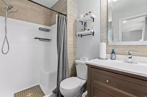 Bath - 1379 Hampton Rd #D, Saint Charles, MO 63303 photo 3 of 4