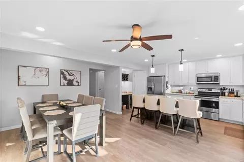 Dining - 1379 Hampton Rd #D, Saint Charles, MO 63303 photo 2 of 2