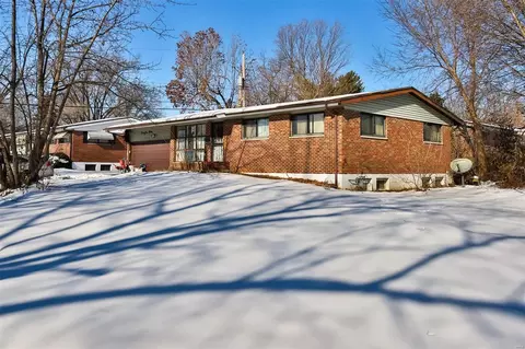 2209 Duchess Dr, Saint Louis, MO 63136