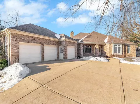 5904 Oakville Woods Pl, Saint Louis, MO 63129