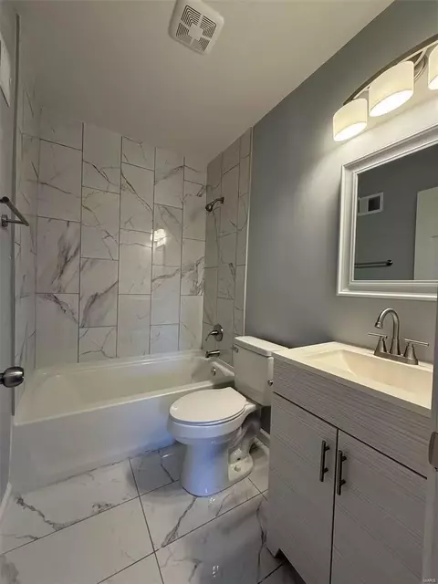 Bath - 7066 Deerpath, Saint Louis, MO 63123 photo 1 of 1