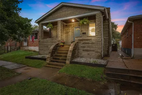 4069 Burgen Ave, Saint Louis, MO 63116