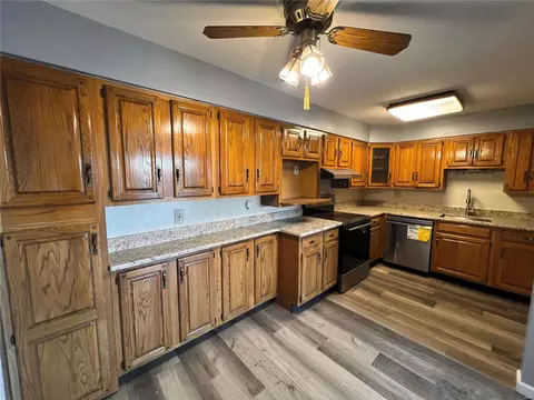 10445 Briarbend Dr #1, Saint Louis, MO 63146