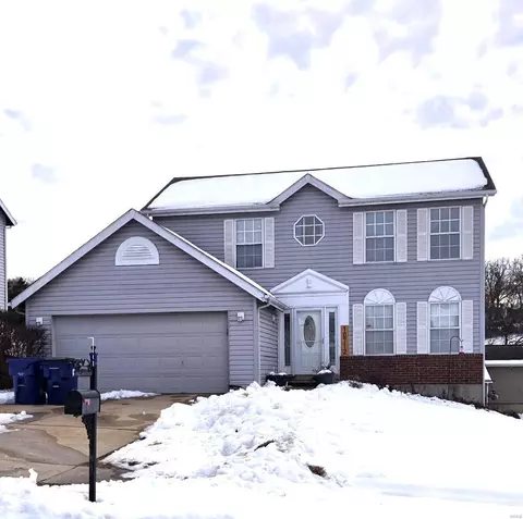 10712 Oak Pointe Dr, Saint Ann, MO 63074