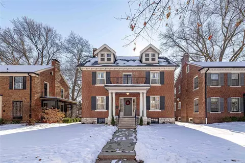 6822 Pershing Ave, Saint Louis, MO 63130