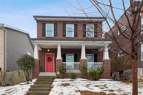 3220 Henrietta St, Saint Louis, MO 63104