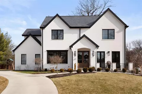 19 Lake Forest Dr, Richmond Heights, MO 63117