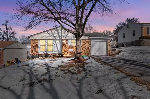 5217 Lakewood Ave, Saint Louis, MO 63123