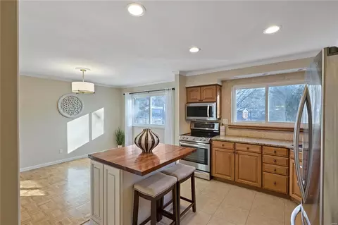 Kitchen - 1262 Cottagemill Dr, Manchester, MO 63021 photo 4 of 4