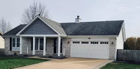 Exterior - 208 Forest Path Dr, O'fallon, MO 63376 photo 1 of 14
