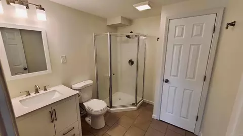 Bath - 208 Forest Path Dr, O'fallon, MO 63376 photo 6 of 6