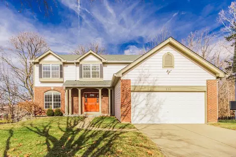 116 Brighthurst Dr, Chesterfield, MO 63005