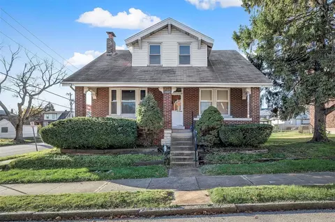 1102 Hornsby Ave, Saint Louis, MO 63147