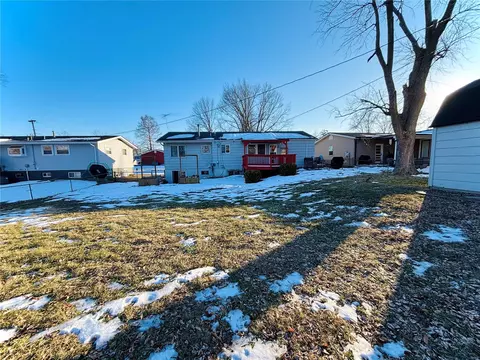 Exterior - 433 Fanning Ave, O'fallon, MO 63366 photo 5 of 8