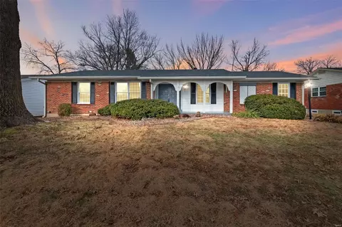 2057 Retford Dr, Florissant, MO 63033