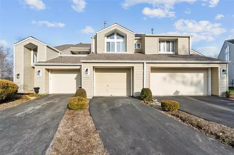 602 Highview Circle Dr, Ballwin, MO 63021