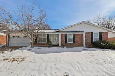 3904 Arbre Ln, Florissant, MO 63034