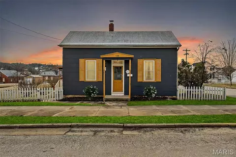 138 W 5th St, Hermann, MO 65041 photo 1
