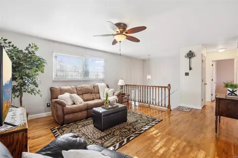 301 Bittersweet Dr, O'fallon, MO 63366 photo 5