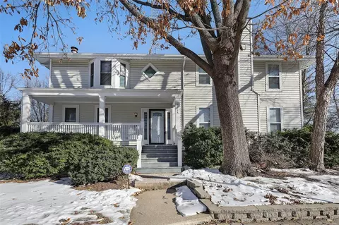 5715 Westminster Place Pl, Saint Louis, MO 63112