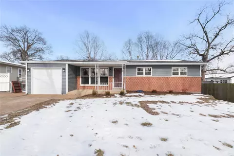 1255 Keeven Ln, Florissant, MO 63031