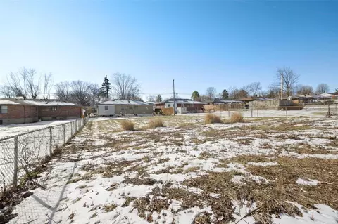 9427 Dorisann Ct, Affton, MO 63123 photo 18