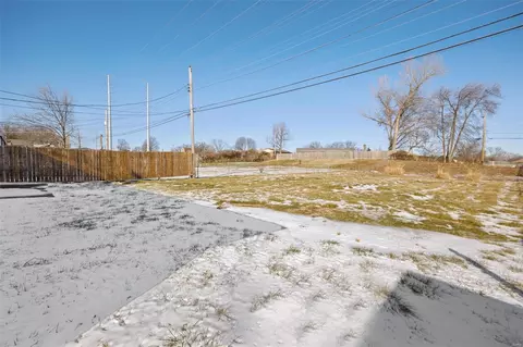 9427 Dorisann Ct, Affton, MO 63123 photo 17