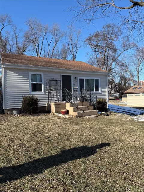 835 Cunningham Ave, Saint Charles, MO 63301