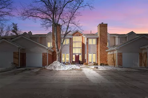 1348 Holgate Dr #G5, Ballwin, MO 63021