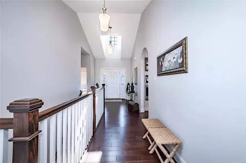 Entry Way - 699 Bluffs View Ct, Eureka, MO 63025 photo 2 of 3