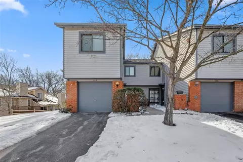 748 Windy Ridge Dr, Ballwin, MO 63021