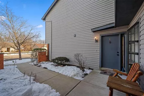 748 Windy Ridge Dr, Ballwin, MO 63021 photo 4